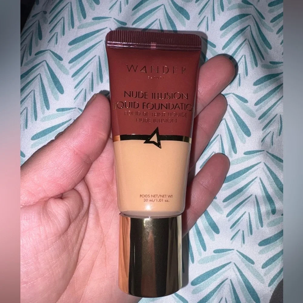 Wander Beauty Nude Illusion Foundation - Medium - Picture 2 of 4